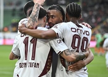 Hata yapma, hata yapmalarını bekle