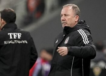 İşte Beşiktaş’tan ayrılması beklenen ilk isim! İtalya’ya kiralık olarak gönderilmişti