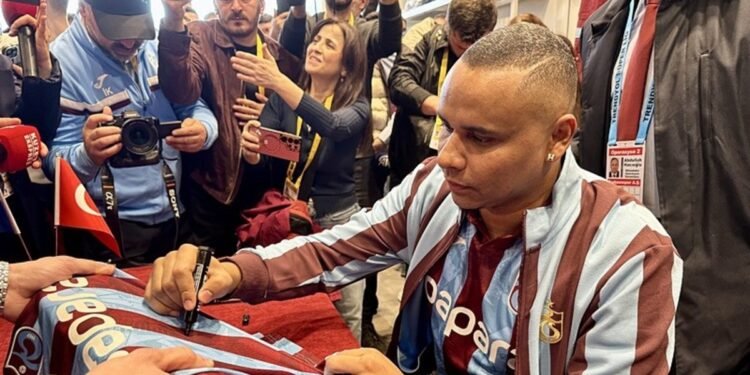 Jaja derbi öncesi Trabzonspor taraftarıyla buluştu!