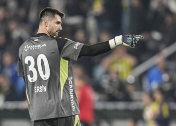 Kaleci Ersin’e tebrik