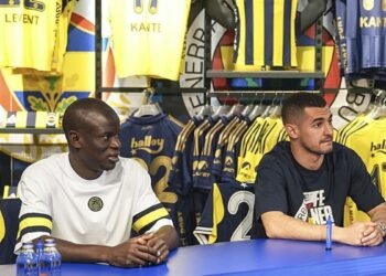 Kante ve Levent Mercan imza gününde taraftarlarla bir araya geldi