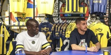 Kante ve Levent Mercan imza gününde taraftarlarla bir araya geldi