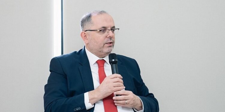 MSÜ Rektörü Erhan Afyoncu’dan Fenerbahçe Başkanı Sadettin Saran’a kongre çağrısı!