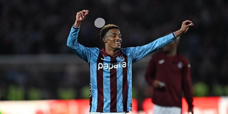 Sağ bek Wagner Pina şov