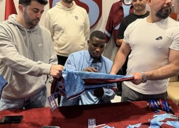 Trabzonspor’da Onuachu: Maçlarımızı kazanıp yolumuza bakmalıyız!