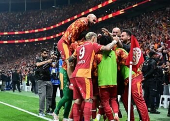 4 futbolcu ilki yaşadı