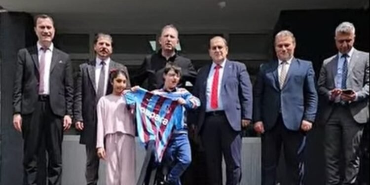 84 öğrenciye forma
