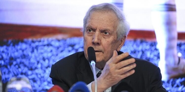 Aziz Yıldırım’dan transfer açıklaması: 2 forvet alacağım