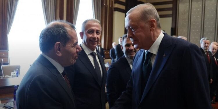Başkan Erdoğan’dan Dursun Özbek ile Okan Buruk’a tebrik telefonu
