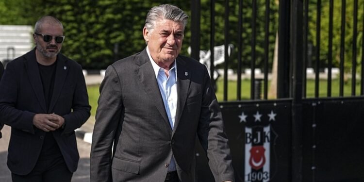 Beşiktaş Başkanı Serdal Adalı UEFA Başkanı Aleksander Ceferin ile buluştu