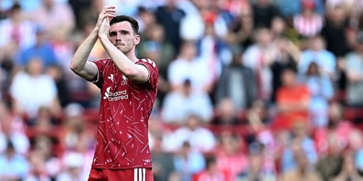 Beşiktaş ve Fenerbahçe’yi transferde üzen haber! Robertson…