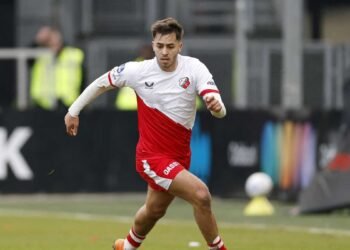 Beşiktaş’ın transferde El Karouani ısrarı!