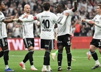 Beşiktaş’ta sezon istikrarsız ve kupasız geçti!