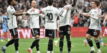 Beşiktaş’ta sezon istikrarsız ve kupasız geçti!