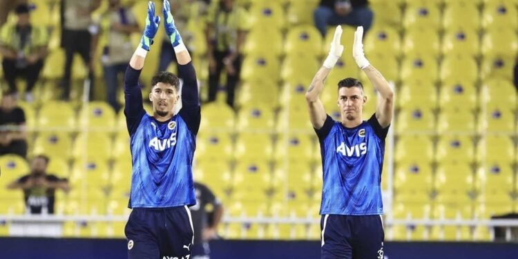 Fenerbahçe kaleci transferinde rotayı eski futbolcusuna çevirdi!