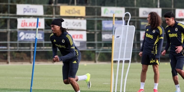 Fenerbahçe RAMS Başakşehir maçına hazır