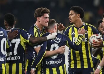 Fenerbahçe, sezonu 74 puanda tamamlayarak son 3 sezondaki en az puanı aldı!