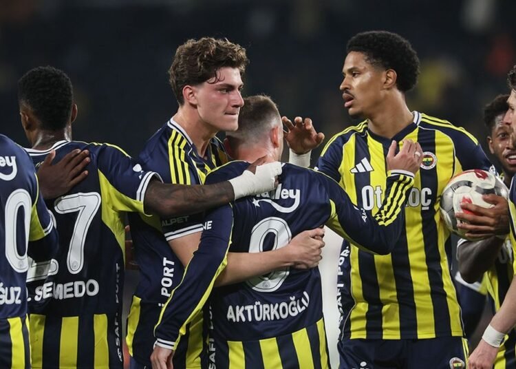 Fenerbahçe, sezonu 74 puanda tamamlayarak son 3 sezondaki en az puanı aldı!