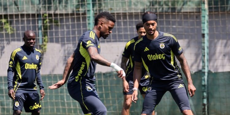Fenerbahçe, TÜMOSAN Konyaspor maçının hazırlıklarını sürdürdü
