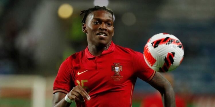 Fenerbahçe ve Galatasaray’a transferde Rafael Leao müjdesi!