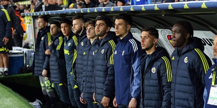 Fenerbahçe’de flaş transfer gelişmesi! Fransız devi genç yıldız için devrede