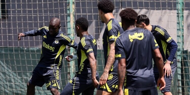 Fenerbahçe’de hedef Devler Ligi! İşte sarı-lacivertlilerin TÜMOSAN Konyaspor maçı muhtemel 11’i