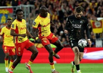 Fenerbahçe’ye Ligue 1’den stoper hamlesi! Başkan adayları transfer listelerine ekledi