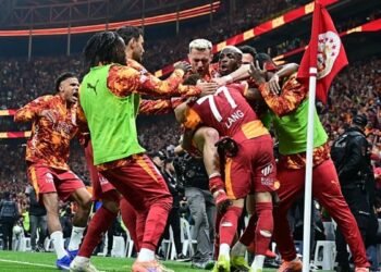 Galatasaray yönetiminden acil toplantı! Şampiyonluk kutlaması için flaş karar