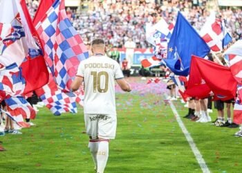 Galatasaray’dan futbolu bırakan Lukas Podolski’ye teşekkür paylaşımı!