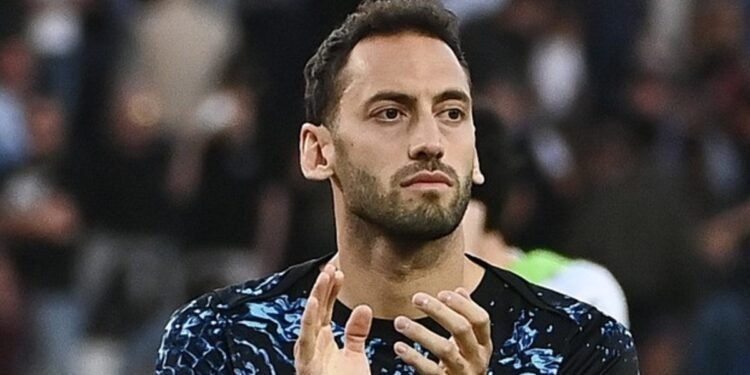 Hakan Çalhanoğlu’dan geleceği hakkında flaş açıklama!