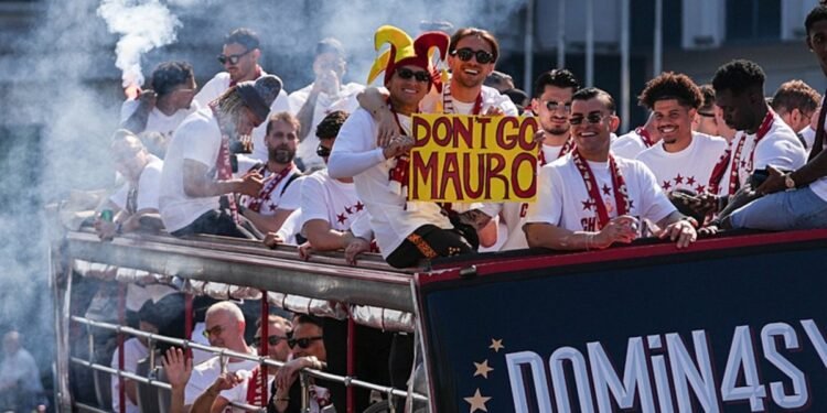 İşte Galatasaray’ın otobüs yolculuğundan çok özel kareler
