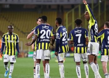 Kadıköy’de büyük coşku! Galatasaray maçı oynanırken…