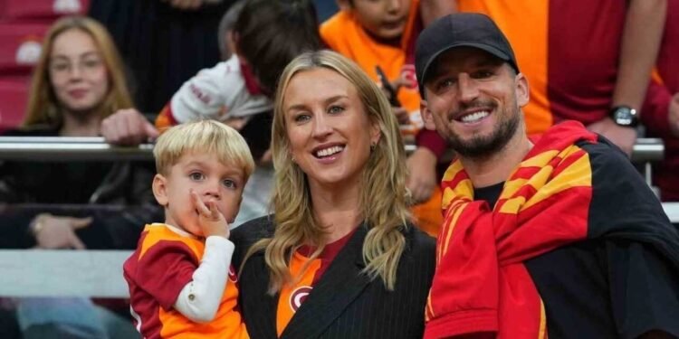 Mertens ailesi Galatasaray maçı için İstanbul’a geldi