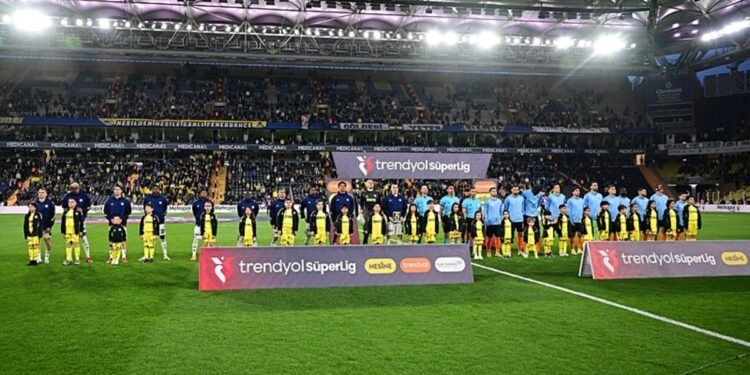 Spor yazarları Fenerbahçe-RAMS Başakşehir maçını değerlendirdi