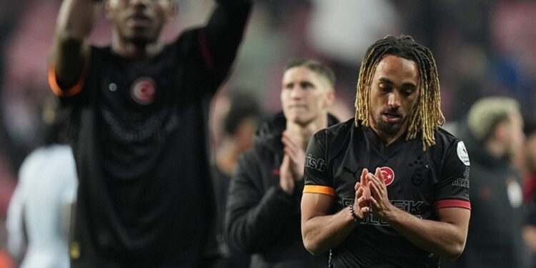 Usta yazarlardan Galatasaray eleştirisi: Okan Buruk’u yollamak…