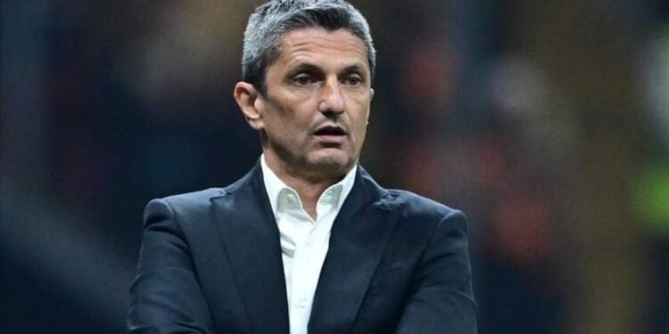 Yalçın gitti favori Lucescu