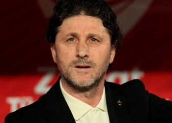 3 genç oyuncuya davet