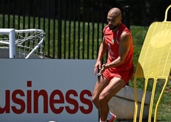Amrabat sürprizi