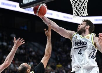 Anadolu Efes’i uzatmalarda mağlup eden Fenerbahçe Beko finalde!