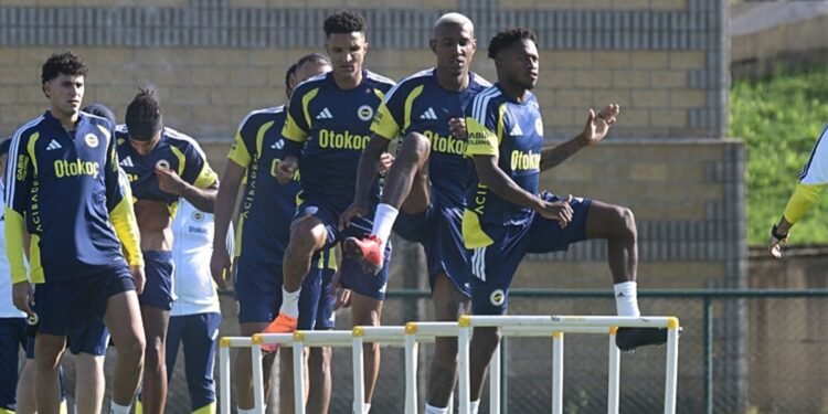 Aziz Yıldırım Fenerbahçe’nin kamp yaptığı Topuk Yaylası’na geldi