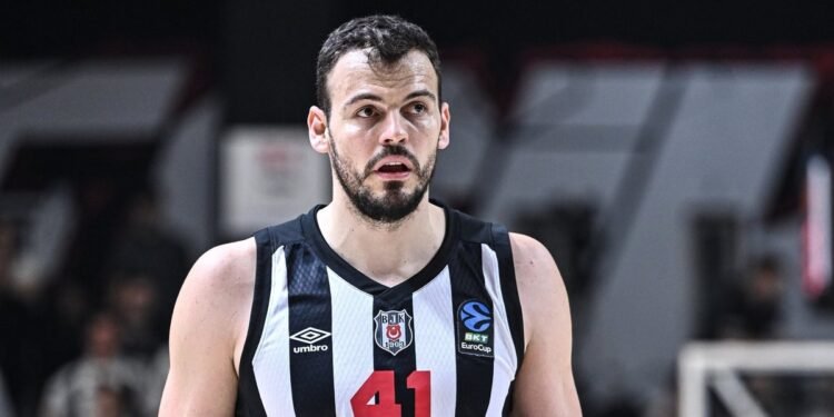 Beşiktaş GAİN’de Ante Zizic ameliyat edilecek