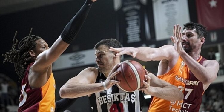 Beşiktaş GAİN’de Hırvat basketbolcu Ante Zizic ameliyat edildi!