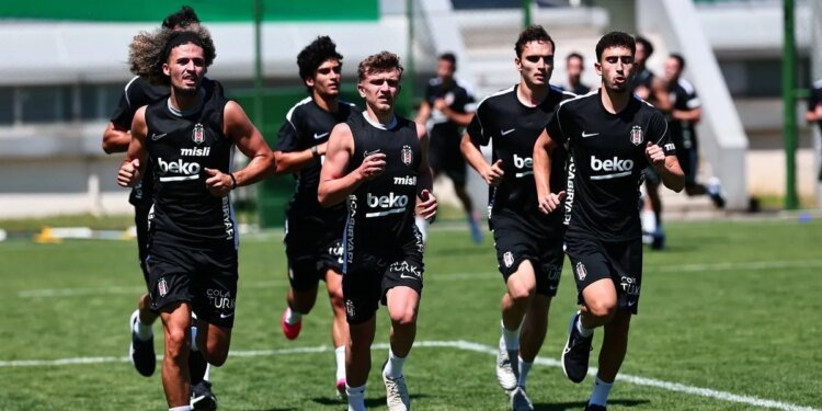 Beşiktaş yeni sezon hazırlıklarını sürdürdü