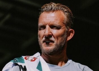 Dirk Kuyt için ses getirecek iddia! Fenerbahçe özür diledi
