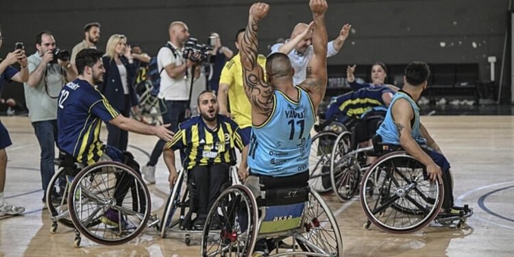 Duble şampiyon Fenerbahçe