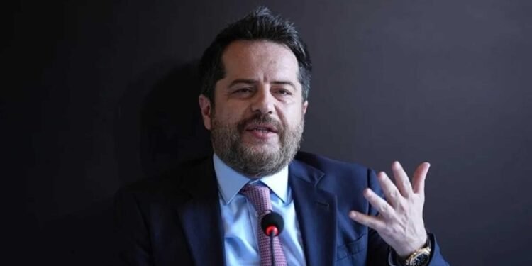 Erden Timur tahliye edildi