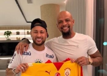Felipe Melo’dan Neymar’a Galatasaray forması hediyesi!