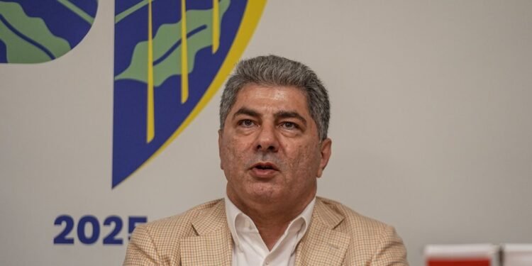 Fenerbahçe’de başkan adayı Hakan Safi Balıkesir’de kongre üyeleriyle buluştu
