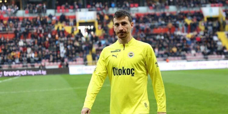 Fenerbahçe’den Mert Hakan Yandaş kararı! Yeni sözleşme…