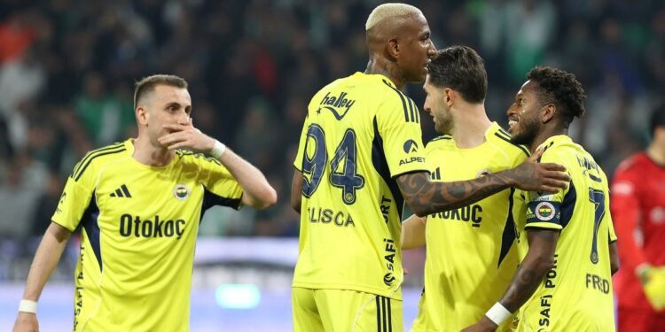Fenerbahçeli yıldız için transfer itirafı: Onu ikna etmeye…